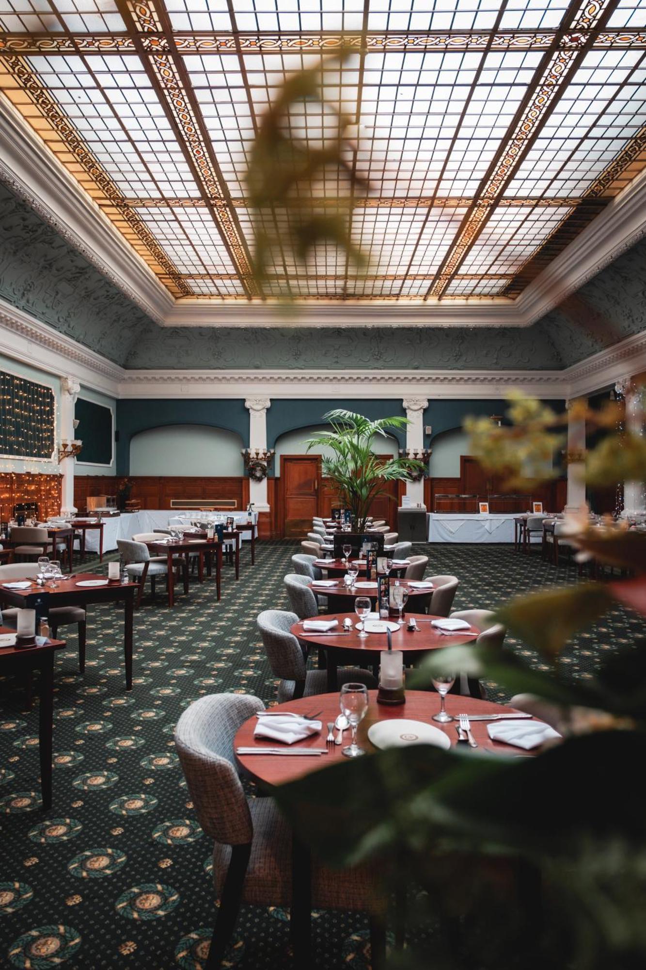 Old Swan Hotel Харогейт Екстериор снимка